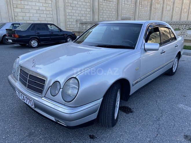 Mercedes E 240 1998, 179,000 km - 2.4 l - Bakı