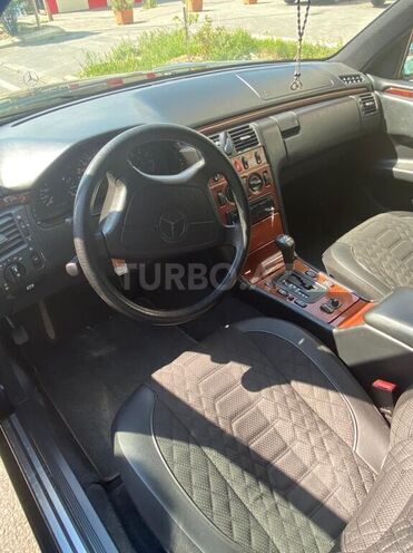 Mercedes E 200 1997, 230,000 km - 2.0 l - Bakı