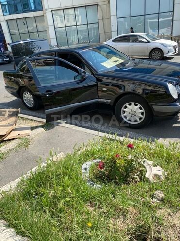 Mercedes E 200 1997, 230,000 km - 2.0 l - Bakı