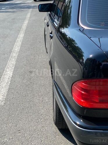 Mercedes E 200 1997, 230,000 km - 2.0 l - Bakı