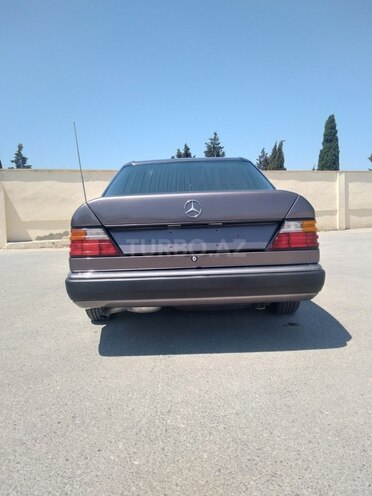 Mercedes E 200 1993, 377,050 km - 2.0 л - Bakı