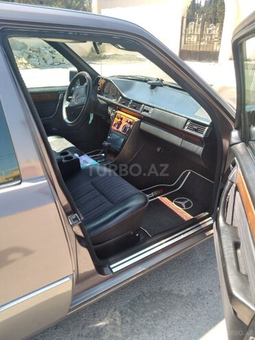 Mercedes E 200 1993, 377,050 km - 2.0 л - Bakı