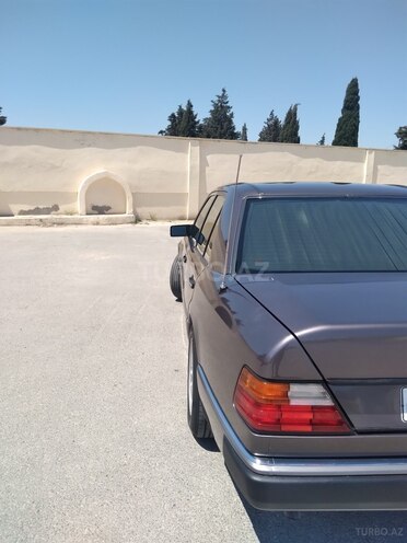 Mercedes E 200 1993, 377,050 km - 2.0 л - Bakı