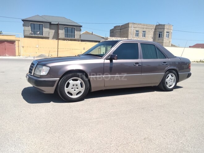 Mercedes E 200 1993, 377,050 km - 2.0 л - Bakı