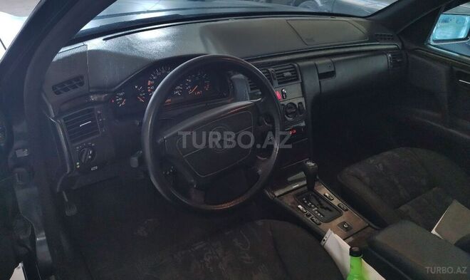 Mercedes E 230 1997, 290,000 km - 2.3 l - Bakı