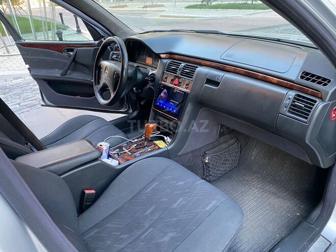 Mercedes E 240 2000, 230,000 km - 2.4 l - Bakı