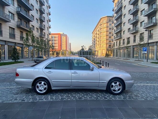 Mercedes E 240 2000, 230,000 km - 2.4 l - Bakı