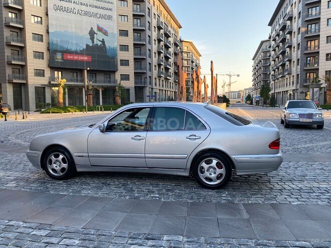 Mercedes E 240 2000, 230,000 km - 2.4 l - Bakı