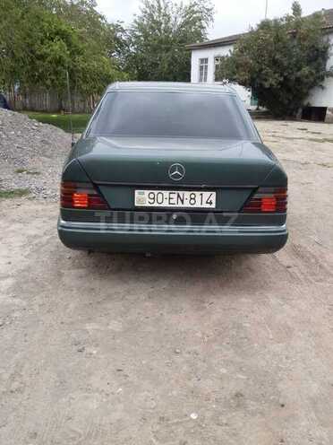 Mercedes E 200 1992, 300,000 km - 2.0 l - Bakı