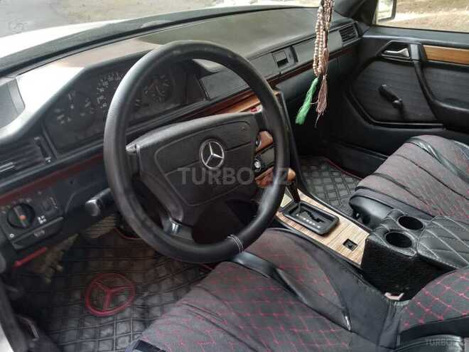 Mercedes E 250 1992, 280,000 km - 2.5 l - Bakı