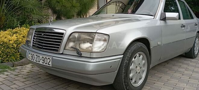 Mercedes E 220 1993, 356,000 km - 2.2 l - Masallı