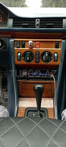 Mercedes E 220 1993, 356,000 km - 2.2 l - Masallı