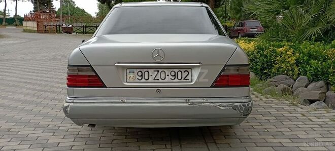 Mercedes E 220 1993, 356,000 km - 2.2 l - Masallı