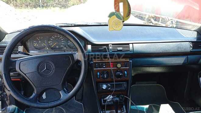 Mercedes E 220 1993, 519,000 km - 2.2 л - Bakı