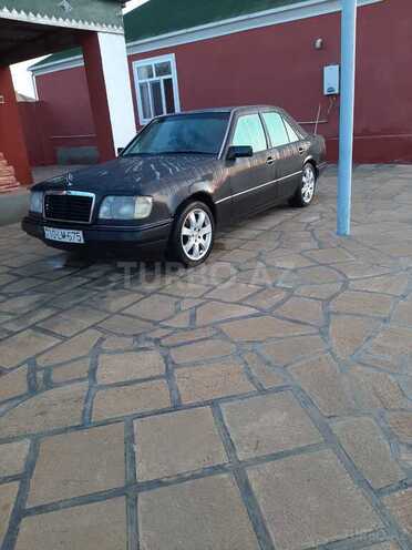Mercedes E 220 1993, 519,000 km - 2.2 л - Bakı