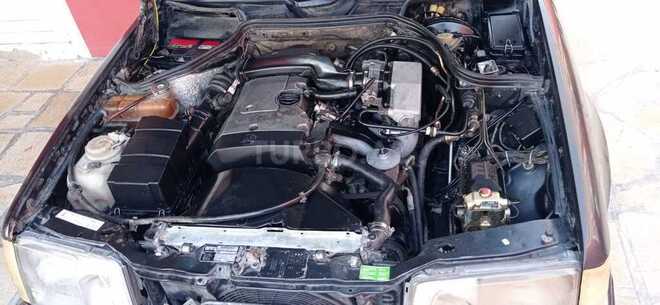 Mercedes E 220 1993, 519,000 km - 2.2 л - Bakı