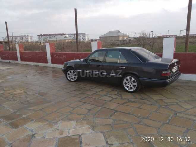 Mercedes E 220 1993, 519,000 km - 2.2 л - Bakı