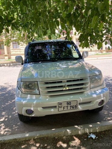 Mitsubishi Pajero io 2000, 114,000 km - 2.0 l - Naftalan