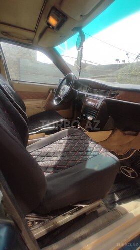 Mercedes 190 1993, 233,333 km - 2.3 l - Bakı