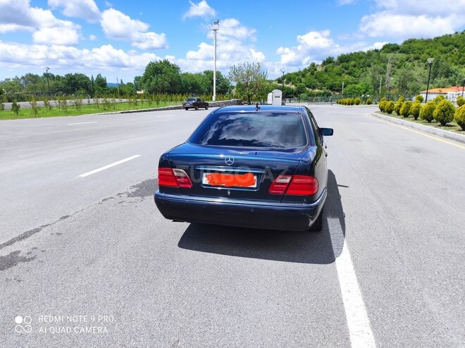 Mercedes E 240 1999, 374,000 km - 2.4 l - Şəki