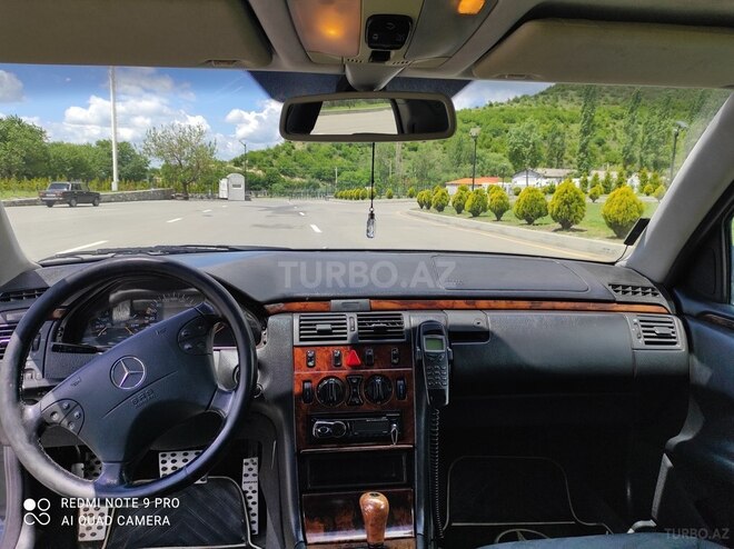 Mercedes E 240 1999, 374,000 km - 2.4 l - Şəki