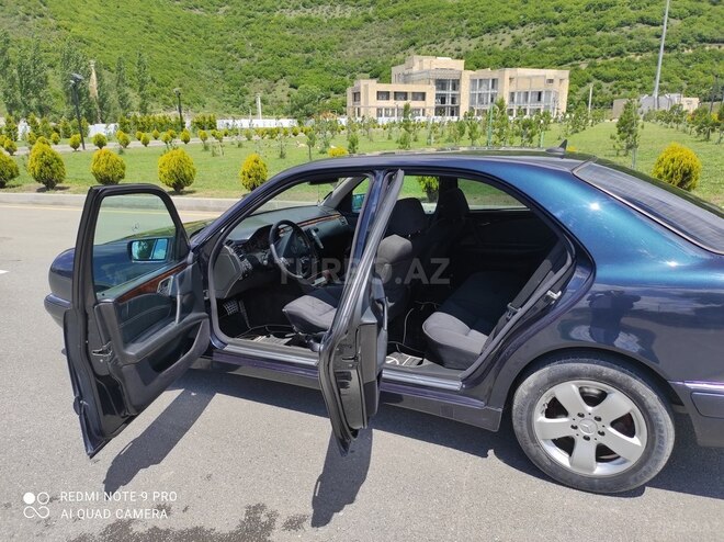 Mercedes E 240 1999, 374,000 km - 2.4 l - Şəki