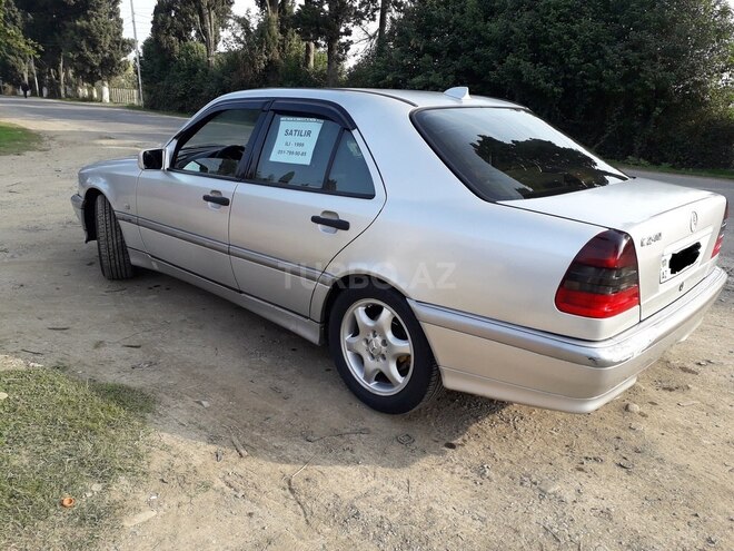 Mercedes C 240 1999, 200,000 km - 2.4 l - Lənkəran