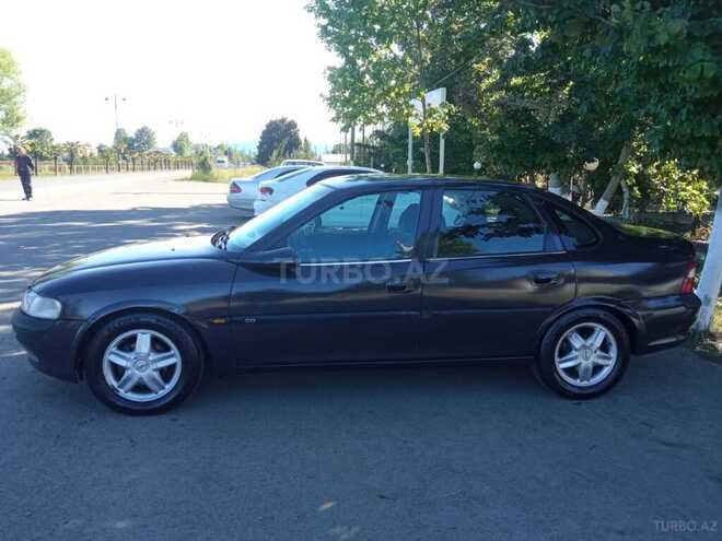 Opel Vectra 1996, 305,000 km - 1.8 l - Masallı