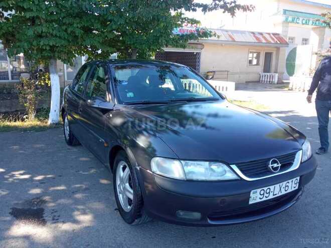 Opel Vectra 1996, 305,000 km - 1.8 l - Masallı