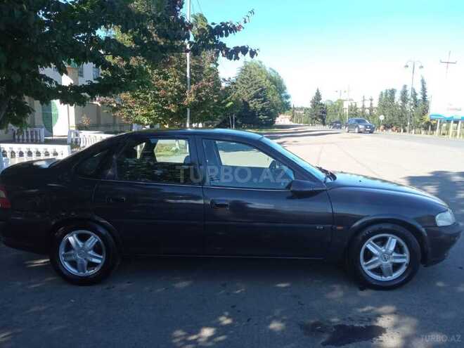 Opel Vectra 1996, 305,000 km - 1.8 l - Masallı
