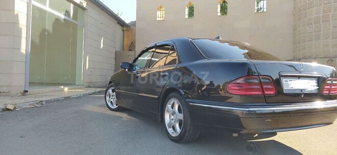 Mercedes E 270 2000, 297,000 km - 2.7 l - Qazax