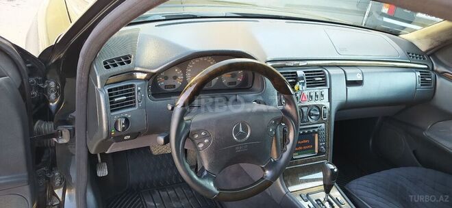 Mercedes E 270 2000, 297,000 km - 2.7 l - Qazax