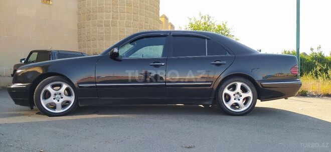 Mercedes E 270 2000, 297,000 km - 2.7 l - Qazax