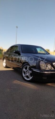 Mercedes E 270 2000, 297,000 km - 2.7 l - Qazax
