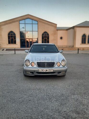 Mercedes E 220 2000, 213,334 km - 2.2 l - Bakı