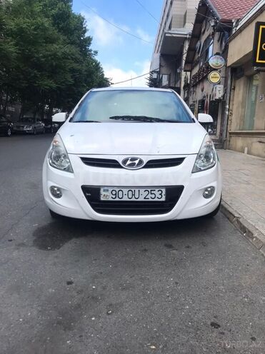 Hyundai i20 2011, 243,500 km - 1.4 l - Bakı