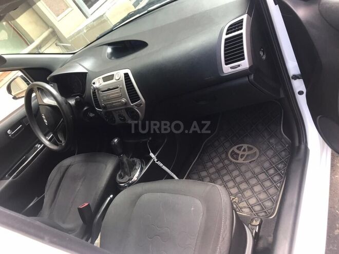 Hyundai i20 2011, 243,500 km - 1.4 l - Bakı