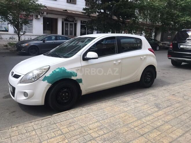 Hyundai i20 2011, 243,500 km - 1.4 l - Bakı