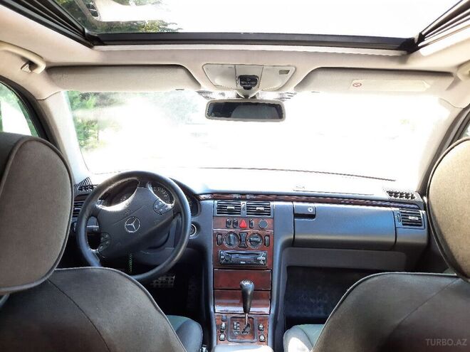 Mercedes E 270 1999, 371,000 km - 2.7 l - Astara