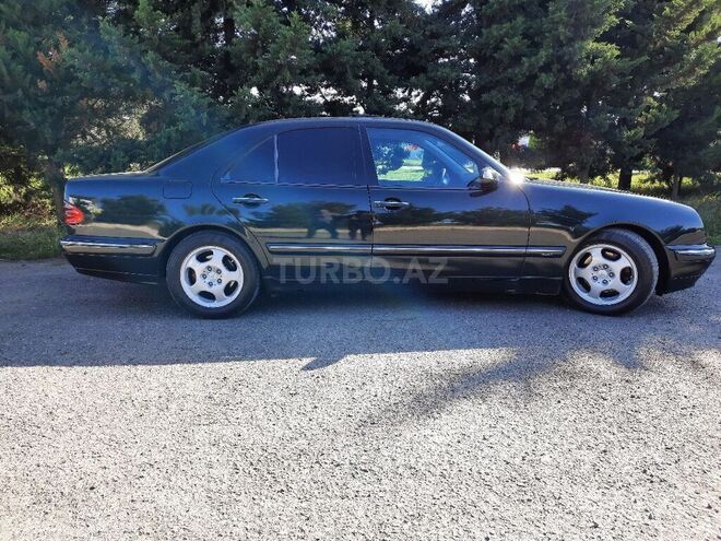 Mercedes E 270 1999, 371,000 km - 2.7 l - Astara