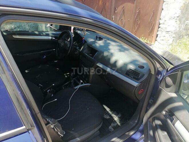 Opel Astra 2004, 547,805 km - 1.7 l - Şəki