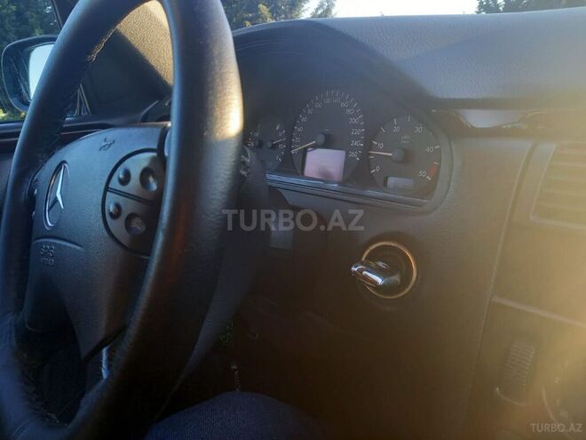 Mercedes E 270 1999, 371,000 km - 2.7 l - Astara