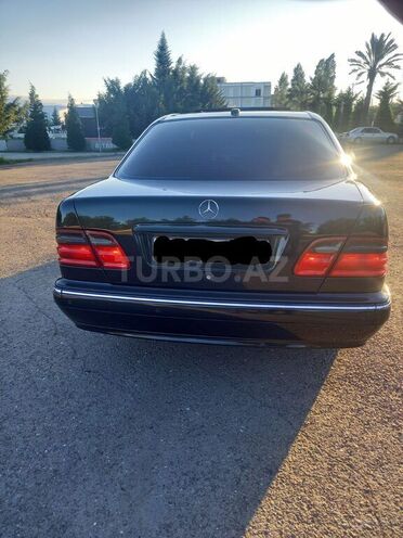 Mercedes E 270 1999, 371,000 km - 2.7 l - Astara