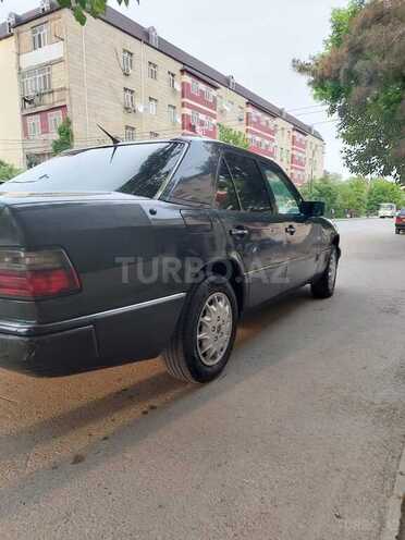 Mercedes E 200 1993, 500,000 km - 2.0 л - Saatlı
