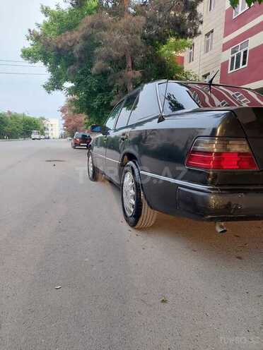 Mercedes E 200 1993, 500,000 km - 2.0 л - Saatlı