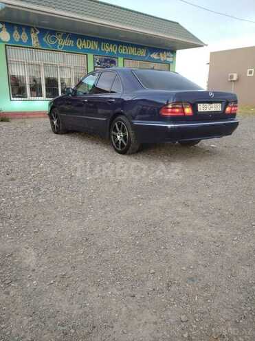 Mercedes E 270 2000, 323,154 km - 2.7 l - Cəbrayıl