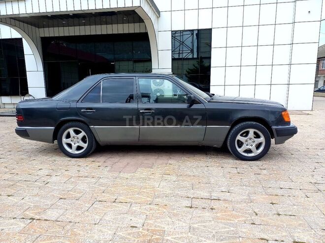 Mercedes E 220 1991, 145,000 km - 2.2 l - Bakı