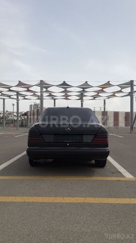 Mercedes E 200 1993, 300,000 km - 2.0 л - Bakı