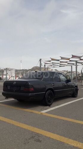 Mercedes E 200 1993, 300,000 km - 2.0 л - Bakı