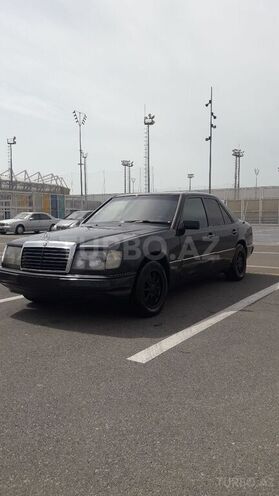 Mercedes E 200 1993, 300,000 km - 2.0 л - Bakı